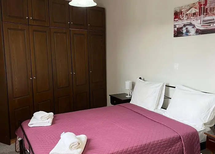 Alexandra's Little House Apartment *