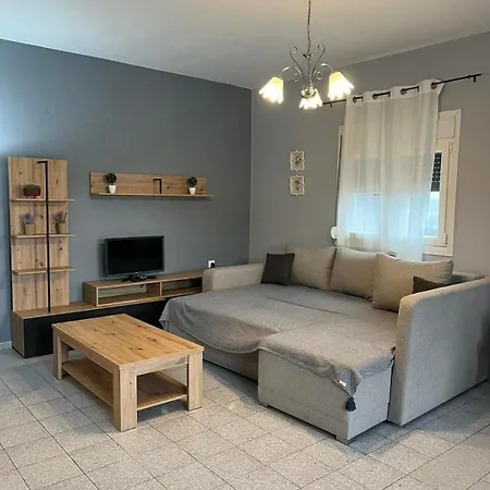 Alexandra's Little House Vátos