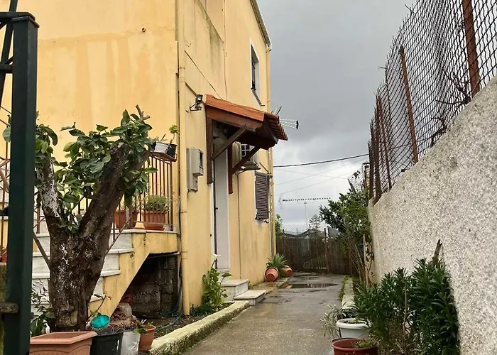 Alexandra's Little House * Βάτος